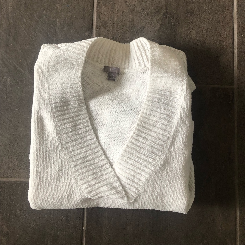 J. Jill white v-neck 3/4 sleeve sweater
